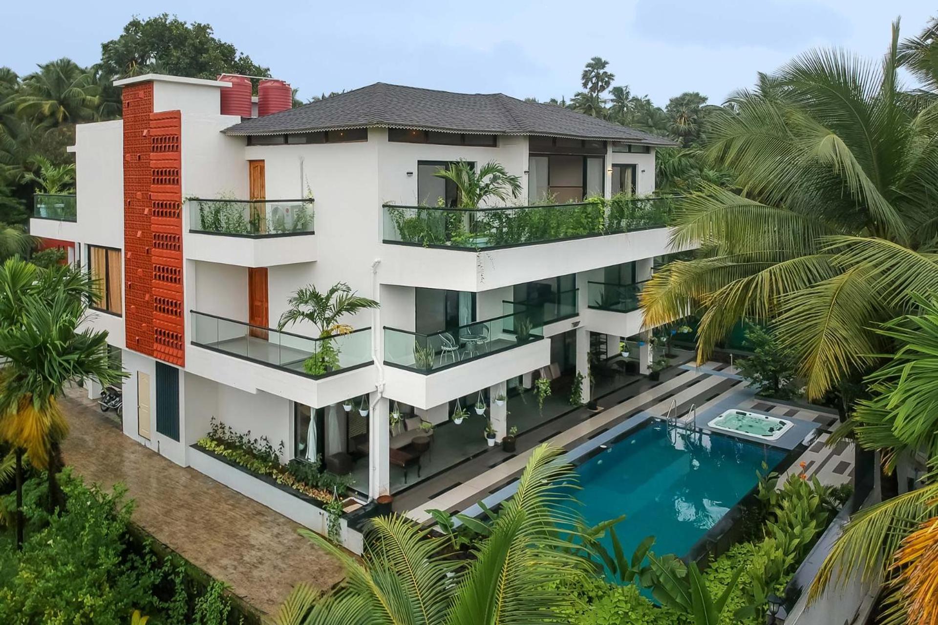 Villa Sereno: Elegant Retreat with Pool, Jacuzzi, and Entertainment Alibag Exterior photo